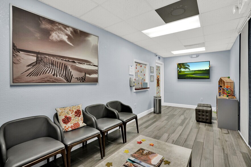 More Photos Of 8370 W Flagler St, Miami Medical For Lease