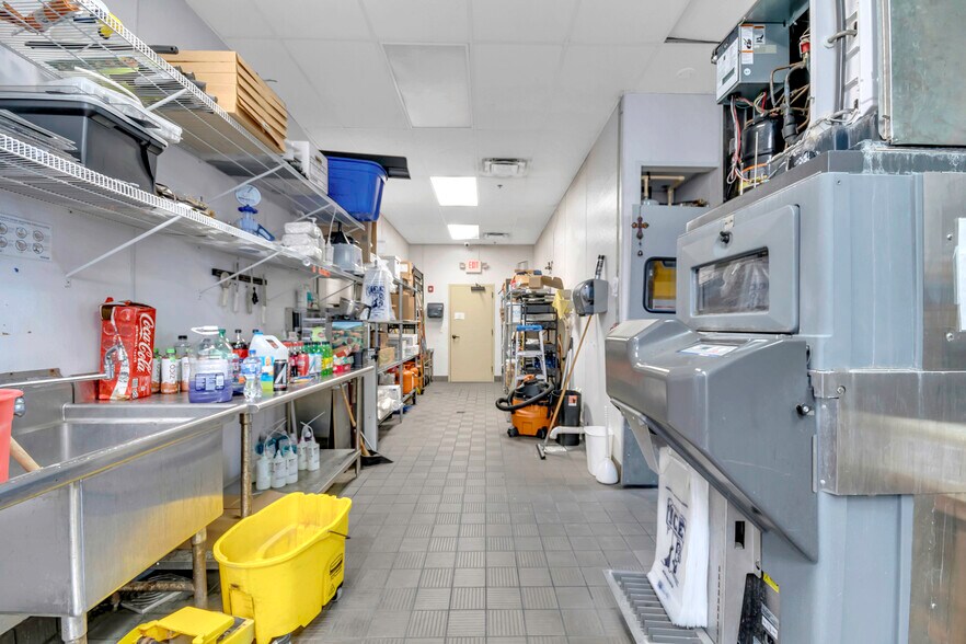 More Photos Of 5600 Butler National Dr, Orlando Service Station For Sale