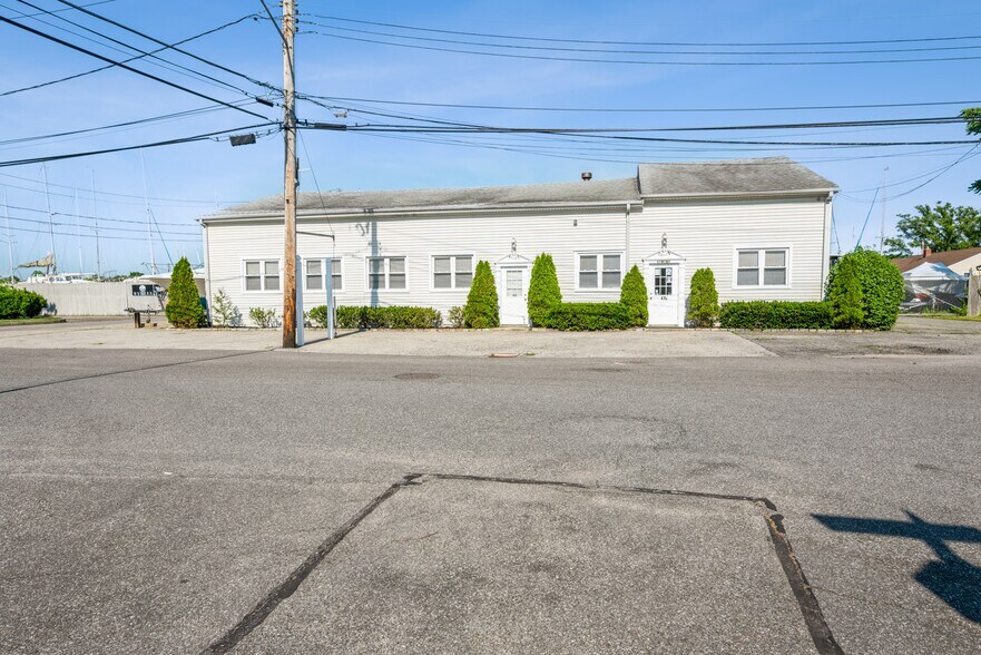 More Photos Of 41 Degnon Blvd, Bay Shore Manufacturing For Sale