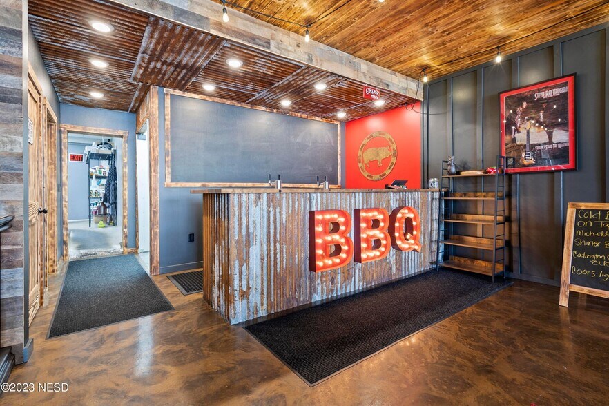 More Photos Of 411 3rd Ave, Clear Lake Restaurant For Sale