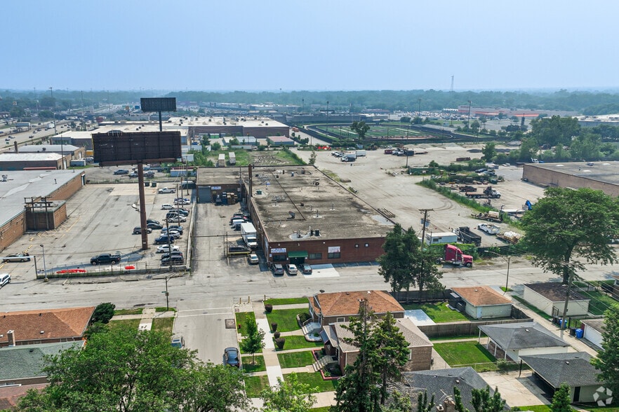 More Photos Of 101 W 84th St, Chicago Manufacturing For Lease