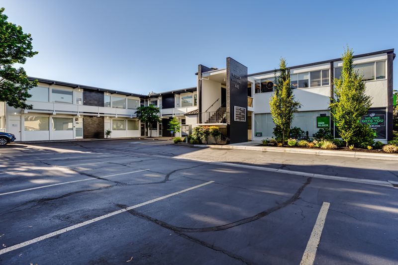 More Photos Of 1445 Willamette St, Eugene Medical For Lease