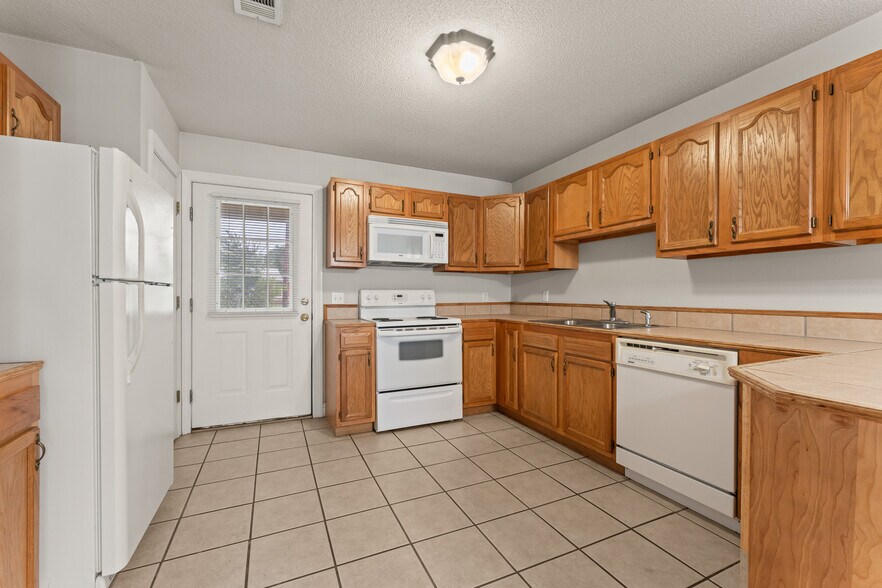More Photos Of 1300 S Range Rd, Hammond Apartments For Sale
