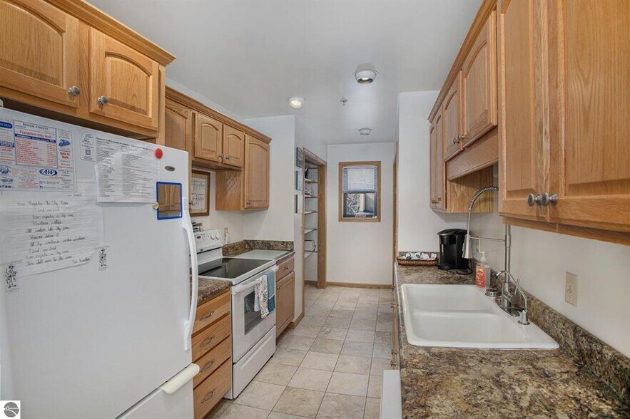 More Photos Of 310 Main St, Frankfort Storefront For Sale