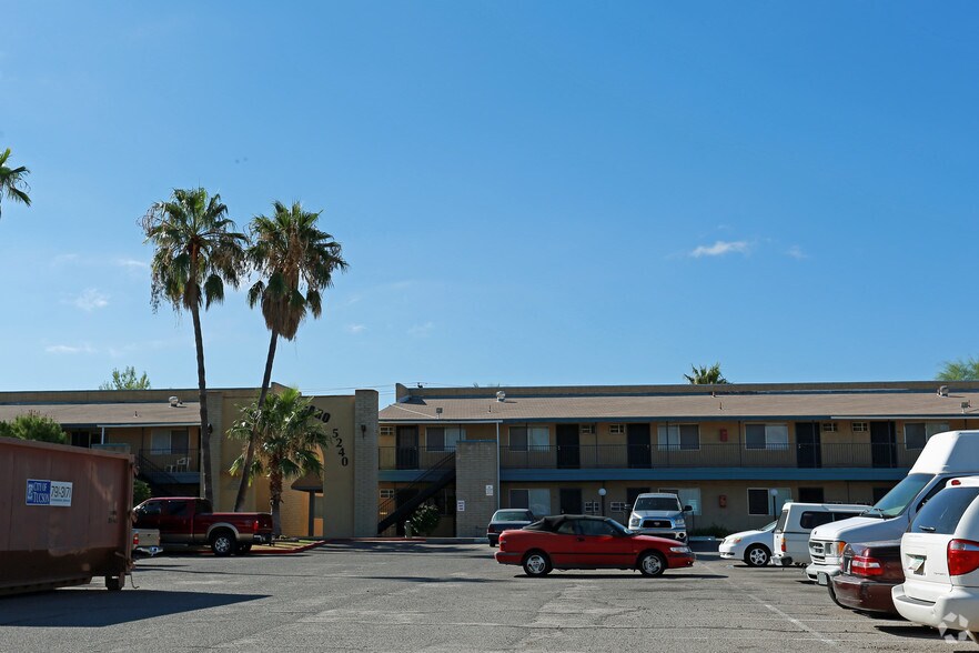 More Photos Of 5220-5240 E Bellevue St, Tucson Apartments For Sale