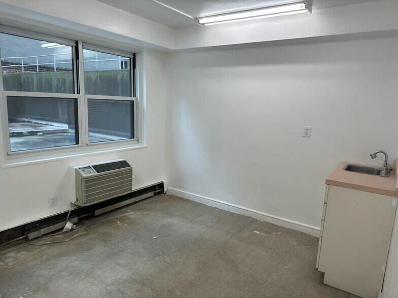 More Photos Of 66 W 94th St, New York Apartments For Lease