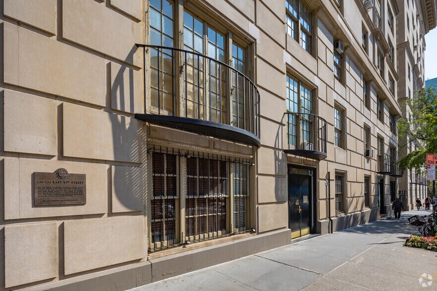 More Photos Of 130 E 67th St, New York Apartments For Sale
