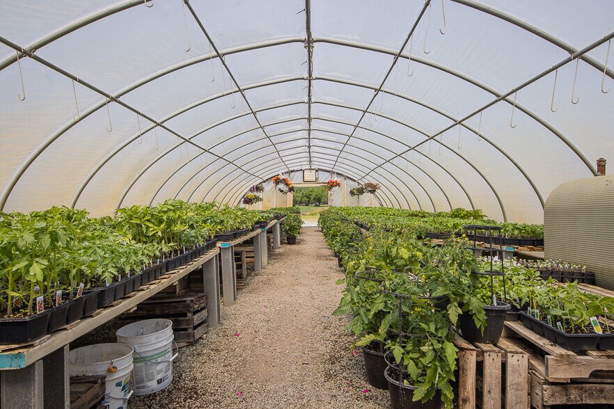 More Photos Of 73 Little York Rd, Warwick Garden Center For Sale