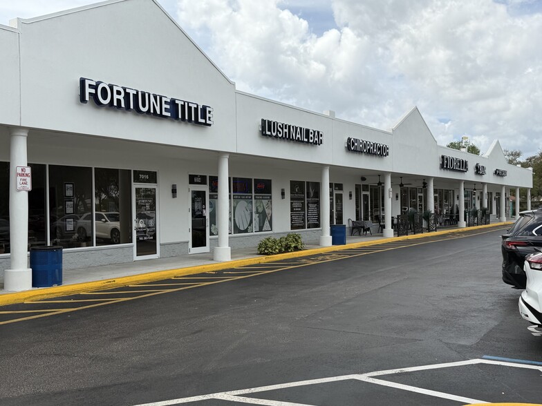 More Photos Of 7000 Charleston Shores Blvd, Lake Worth Unknown For Lease