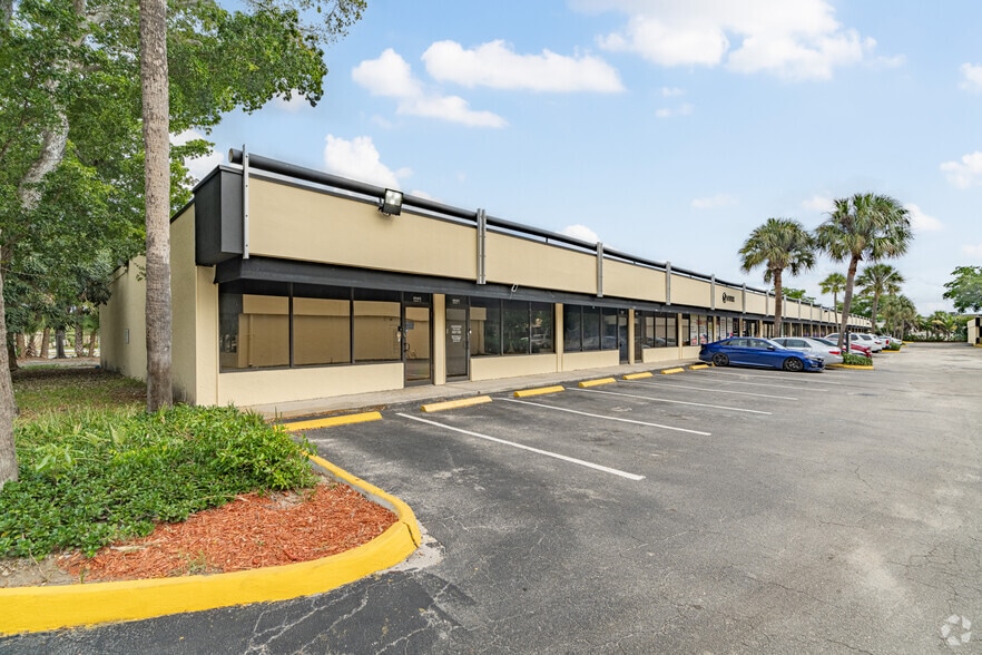 Primary Photo Of 6043 Kimberly Blvd, Fort Lauderdale Unknown For Lease
