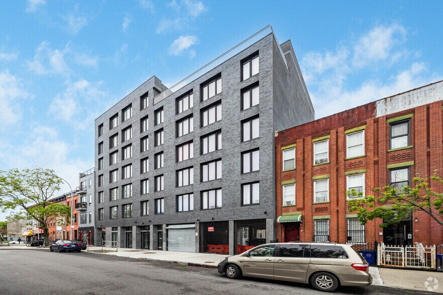 More Photos Of 17 Somers St, Brooklyn Apartments For Lease