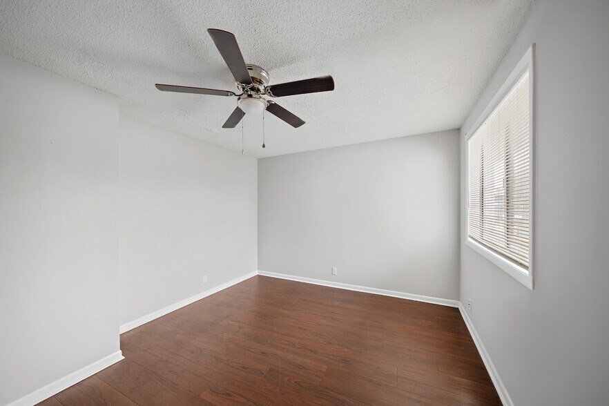 More Photos Of 1200 WH Davis Dr, Nashville Apartments For Sale