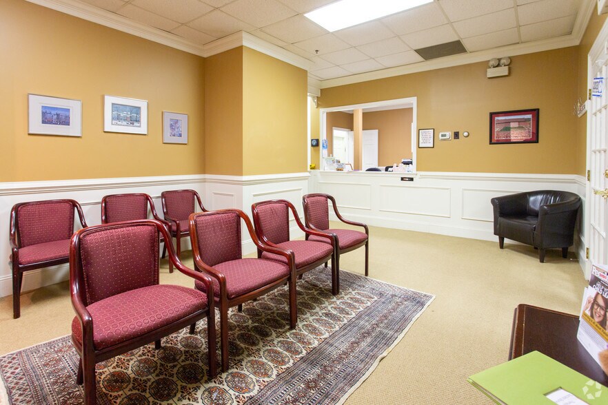 More Photos Of 3630 George Washington Mem Hwy, Yorktown Office For Lease