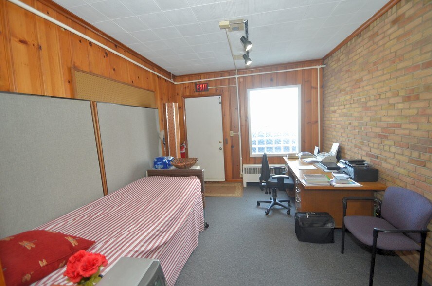 More Photos Of 121 E Walled Lake Dr, Walled Lake Storefront Retail Office For Sale