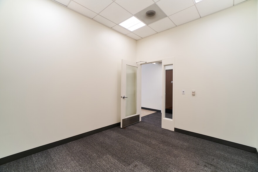 More Photos Of 108 W 3rd St, Long Beach Restaurant For Lease