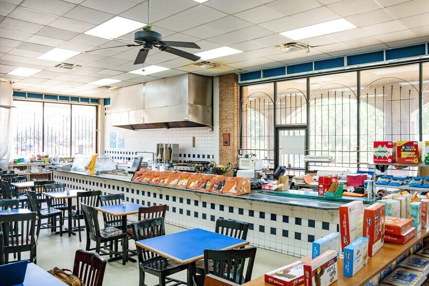 More Photos Of 7333 Hillcroft Ave, Houston General Retail For Sale