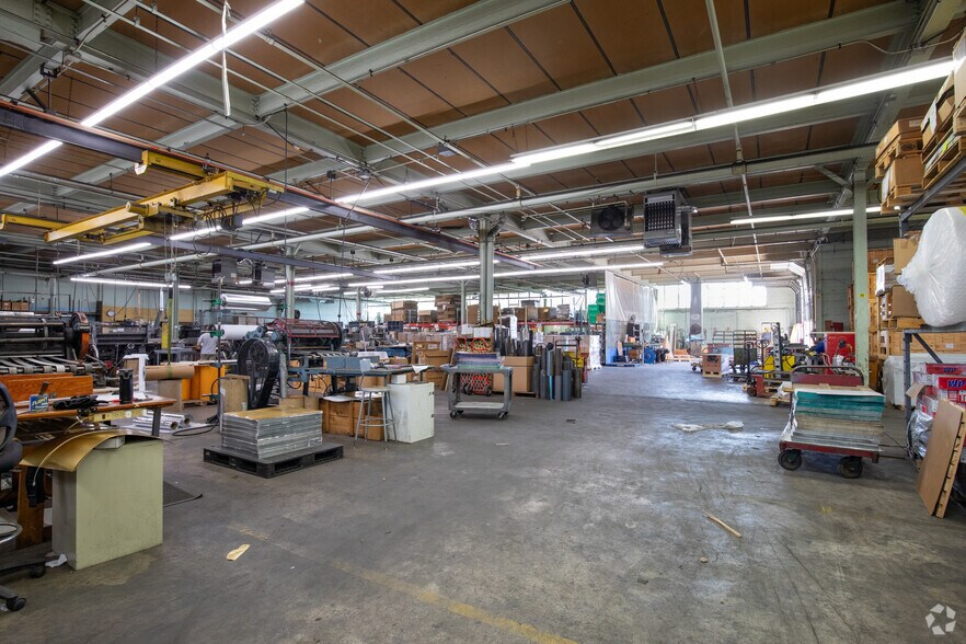More Photos Of 135 Oser Ave, Hauppauge Warehouse For Lease