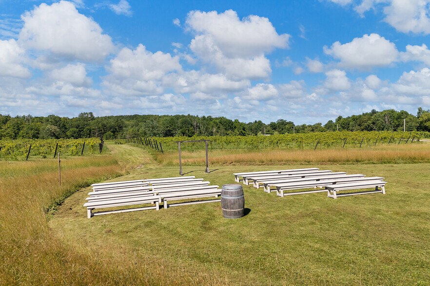 More Photos Of 10 Leeds Junction Rd, Leeds Winery Vineyard For Sale
