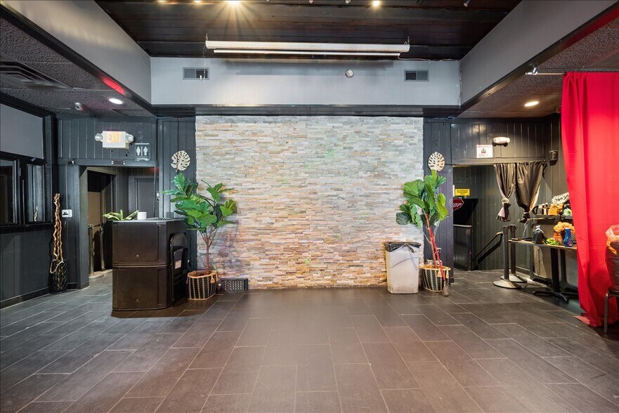 More Photos Of 437 Main St, West Orange Restaurant For Sale