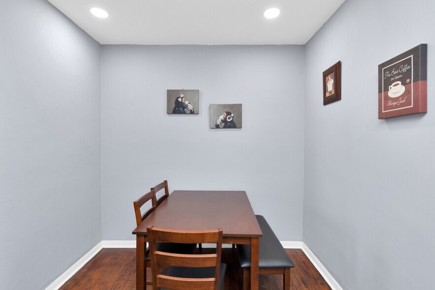 More Photos Of 915 8th St, Galveston Apartments For Sale
