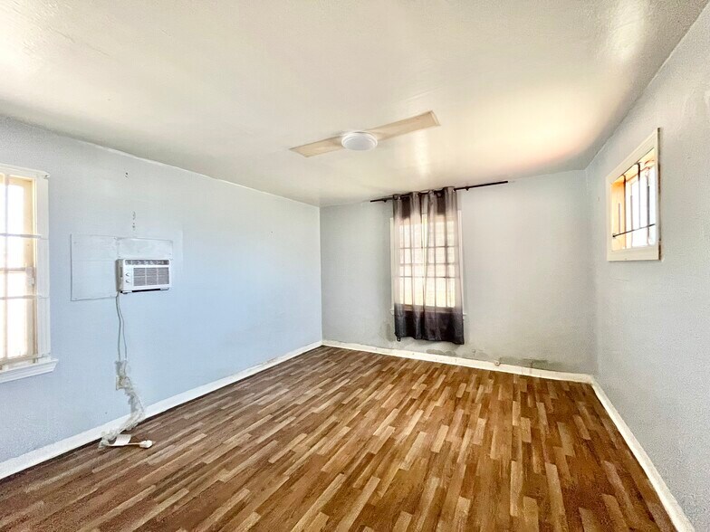 More Photos Of 2513 Connie Dr, Sacramento Freestanding For Sale