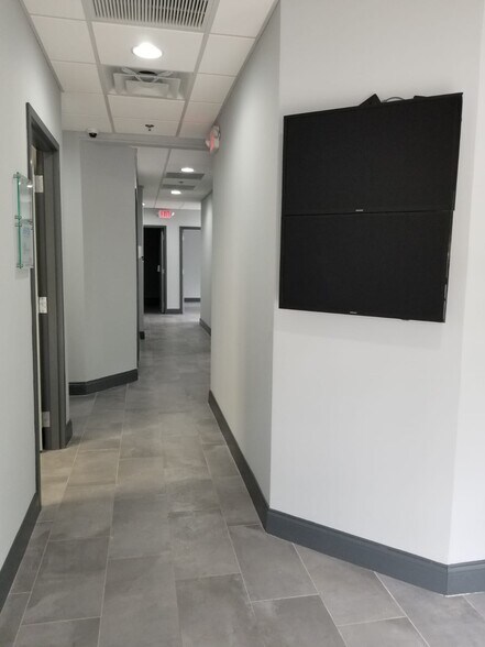 More Photos Of 8865 Commodity Cir, Orlando Office For Lease