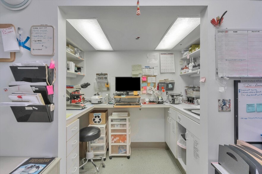 More Photos Of 2143-2145 Taraval St, San Francisco Veterinarian Kennel For Sale