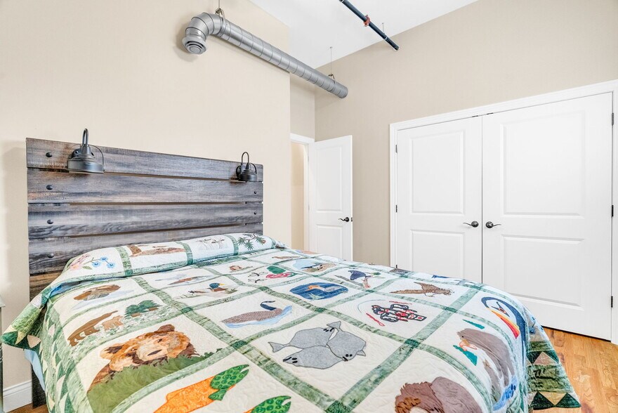 More Photos Of 306-310 Huron Ave, Port Huron Freestanding For Sale