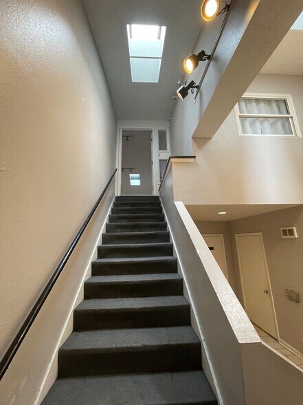 More Photos Of 806 W Armitage Ave, Chicago Loft Creative Space For Lease