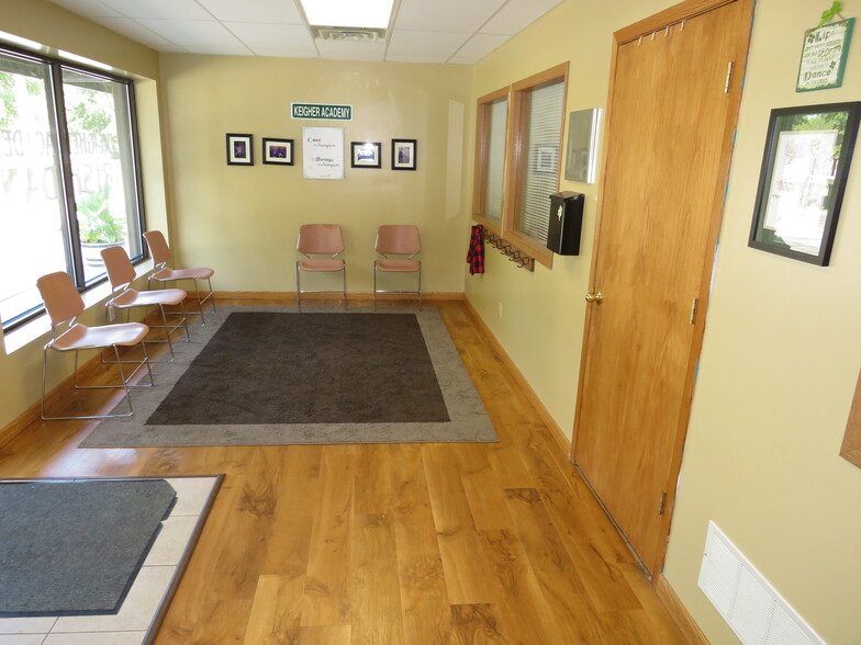 More Photos Of 113-137 W Wapella St, Minooka General Retail For Lease