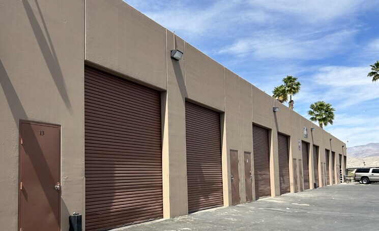 More Photos Of 45116 Commerce St, Indio Service For Sale