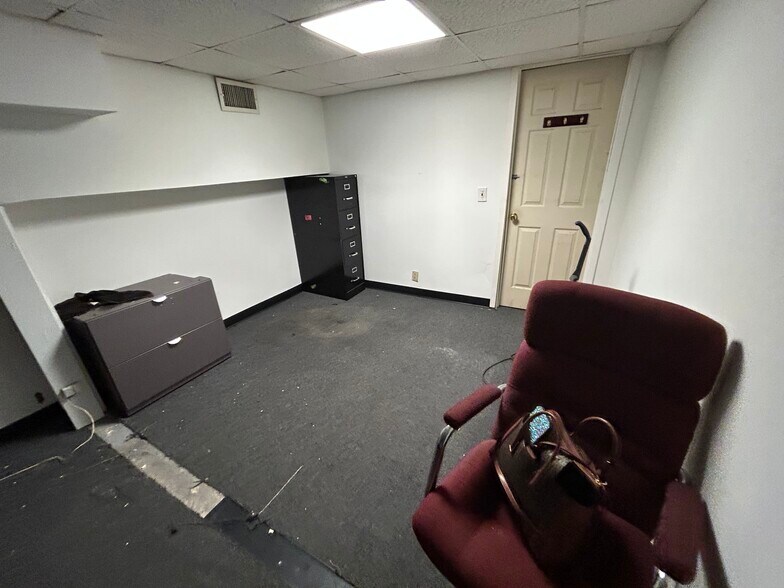 More Photos Of 2568-2570 Hempstead Tpke, East Meadow Storefront Retail Office For Lease