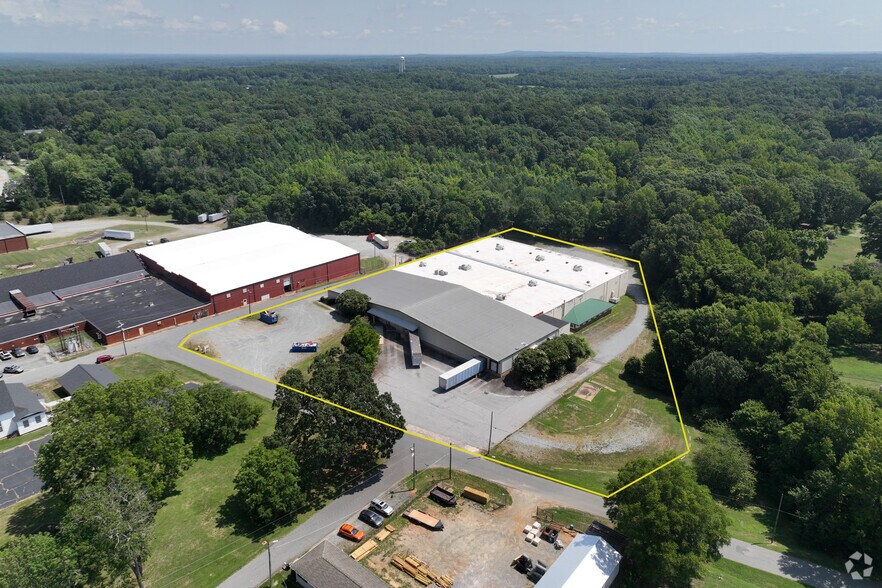 More Photos Of 100 E Newberry Ave, Liberty Manufacturing For Lease