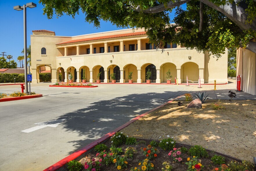 More Photos Of 20101 SW Birch St, Newport Beach Office For Lease
