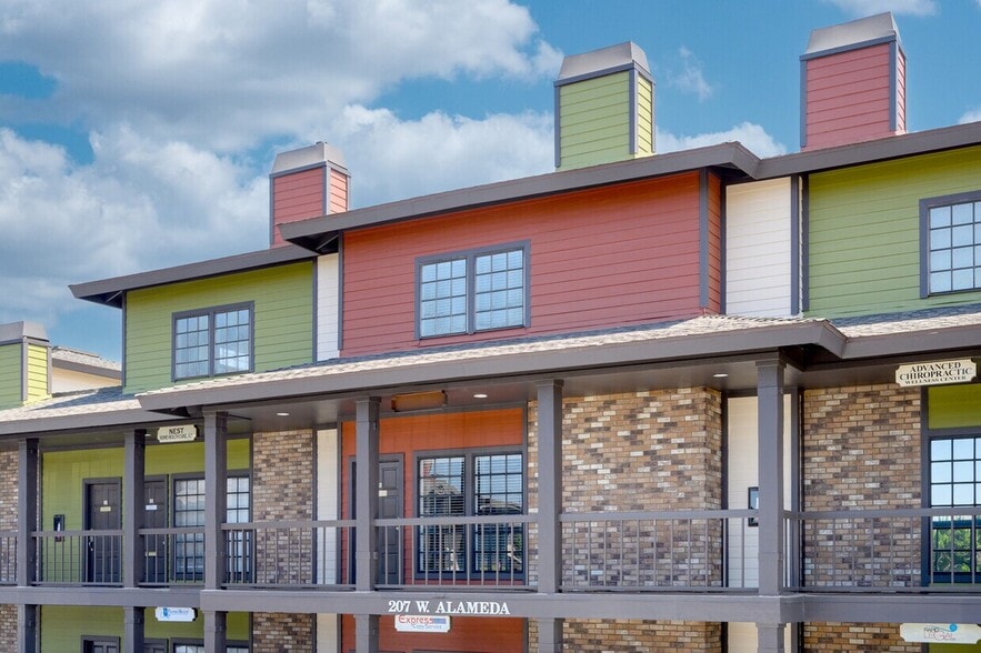 More Photos Of 207 W Alameda Ave, Burbank Office For Sale