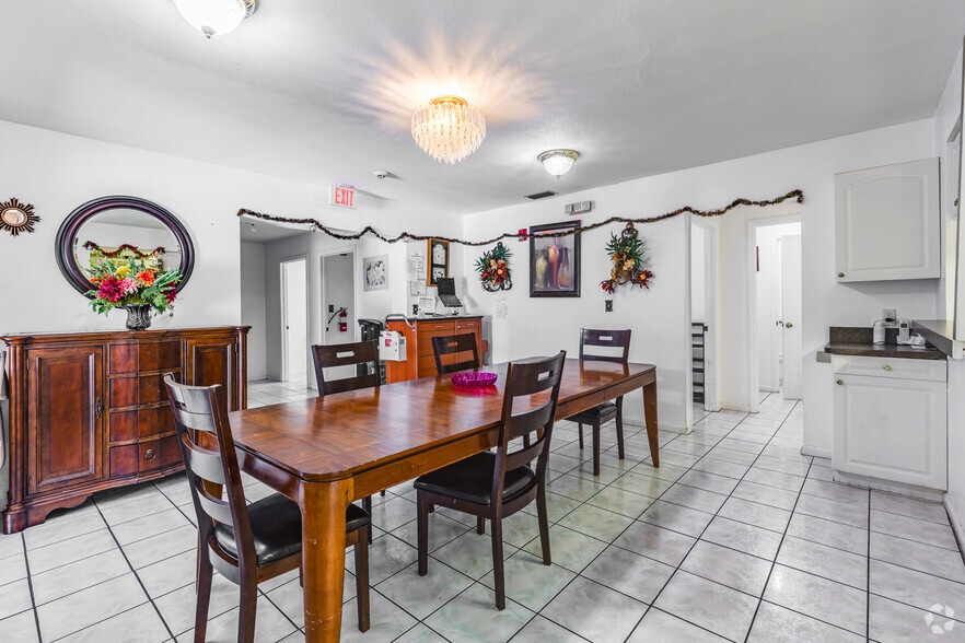 More Photos Of 6040 SE Front Rd, Belleview Assisted Living For Sale