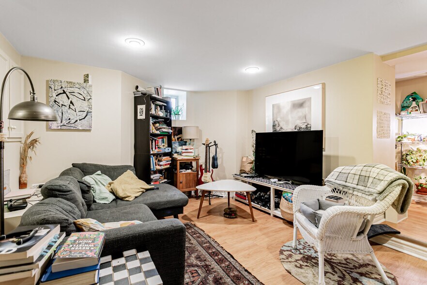 More Photos Of 164 Sunnyside Av, Toronto Multifamily For Sale