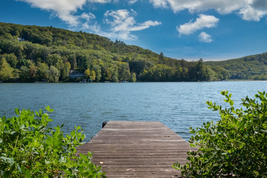 More Photos Of 535 Main Rd, Monterey Specialty For Sale