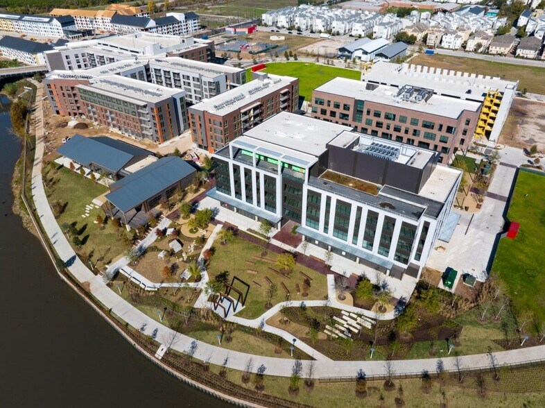 More Photos Of 100 Jensen Dr, Houston Unknown For Lease