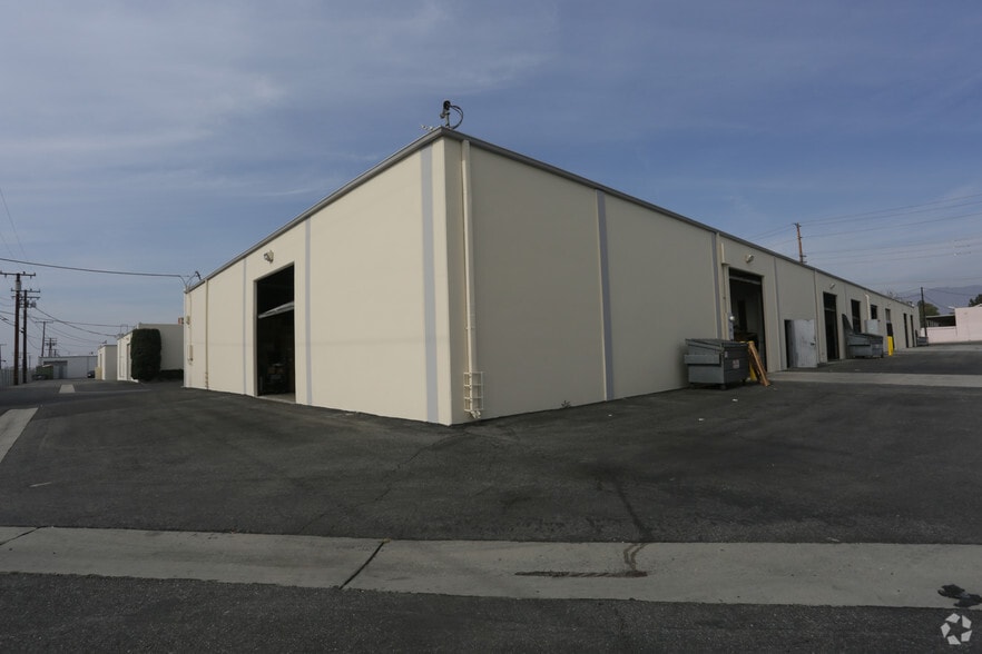 More Photos Of 802-852 E Edna Pl, Covina Warehouse For Lease