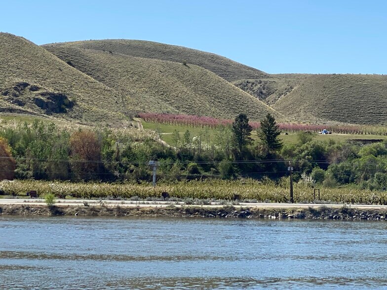 More Photos Of 53 WA-153, Pateros Land For Sale
