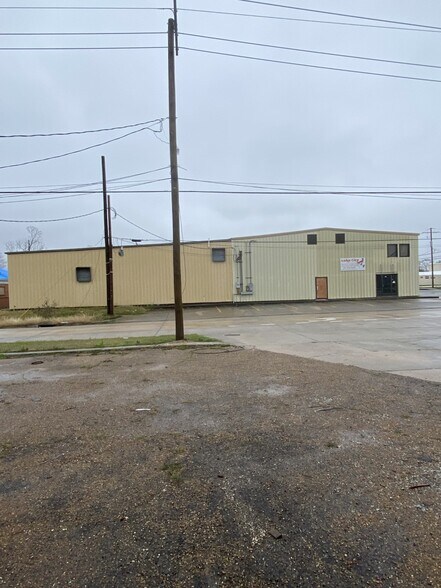 Primary Photo Of 502 7th St, Lake Charles Warehouse For Sale
