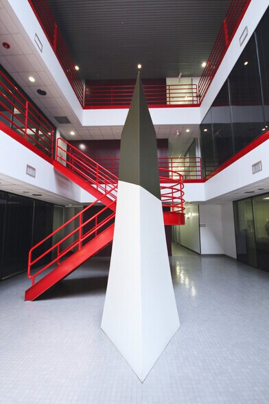 More Photos Of 10039 Bissonnet St, Houston Office For Lease