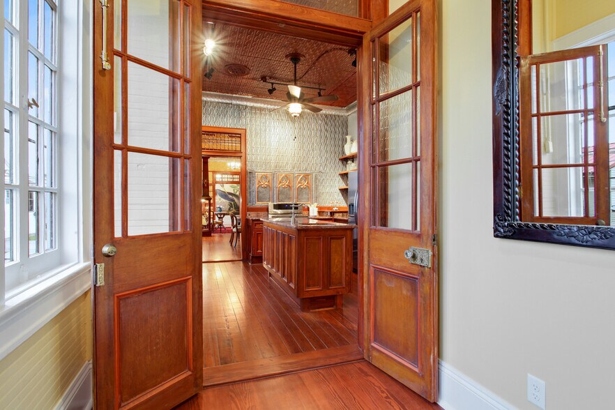 More Photos Of 8500 Oak St, New Orleans Storefront Retail Office For Sale