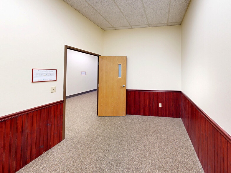 More Photos Of 1600 Peninsula Dr, Erie Office For Lease
