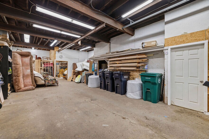 More Photos Of 2722 Pine Ave, Niagara Falls Storefront Retail Residential For Sale