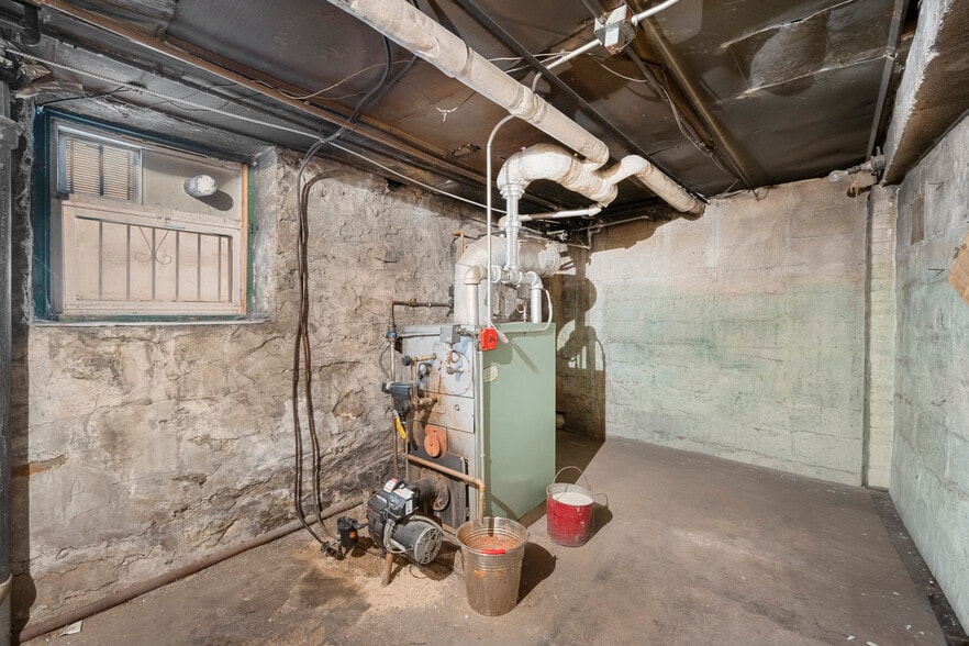 More Photos Of 3172 44th St, Astoria Multifamily For Sale