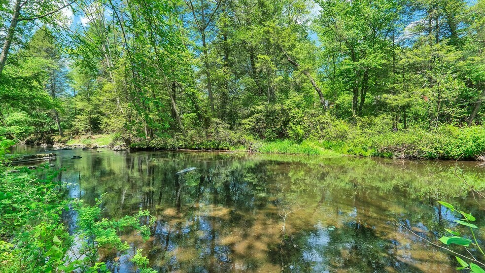 More Photos Of 1460 Pocono Ln, Bartonsville Multifamily For Sale