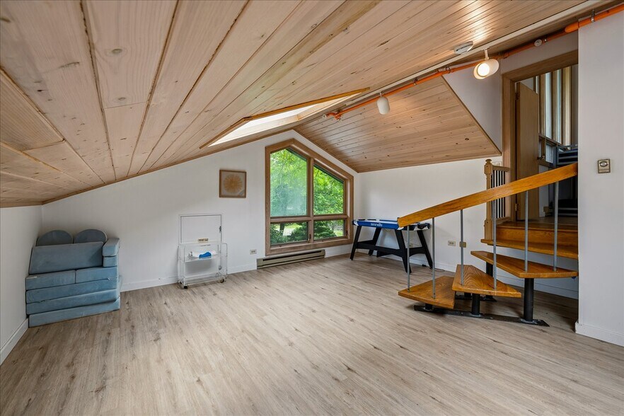 More Photos Of 112 Tawny Fox trl, East Stroudsburg Hospitality For Sale