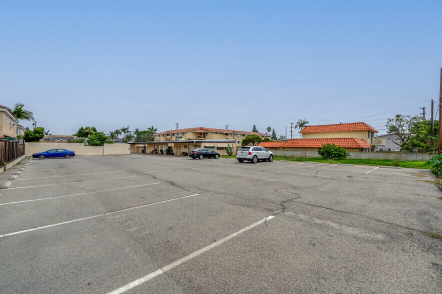 More Photos Of 181 E 18th St, Costa Mesa Medical For Lease